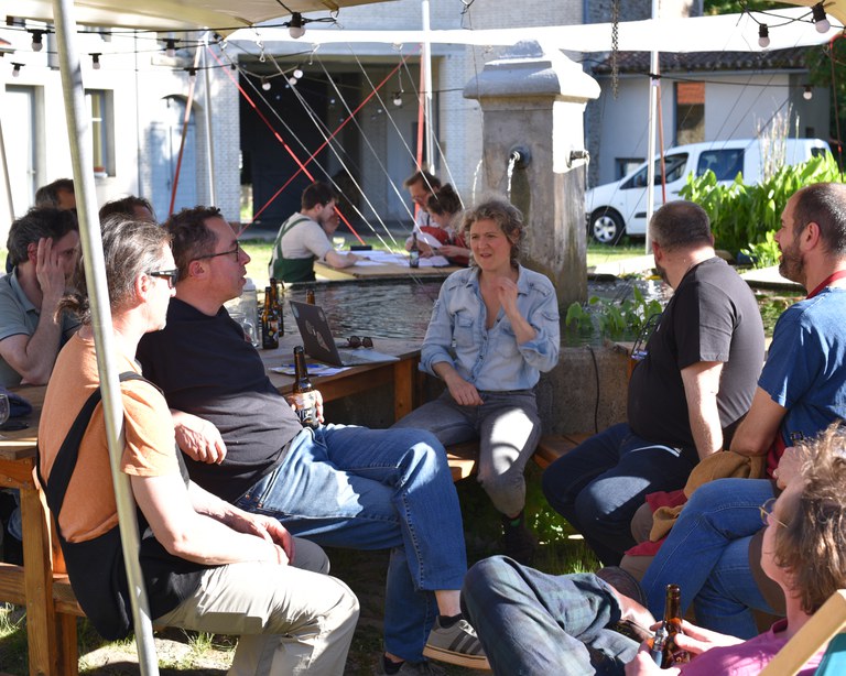 Debriefing.jpg